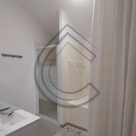 Cocon Du Centre 莱萨布勒-多洛讷